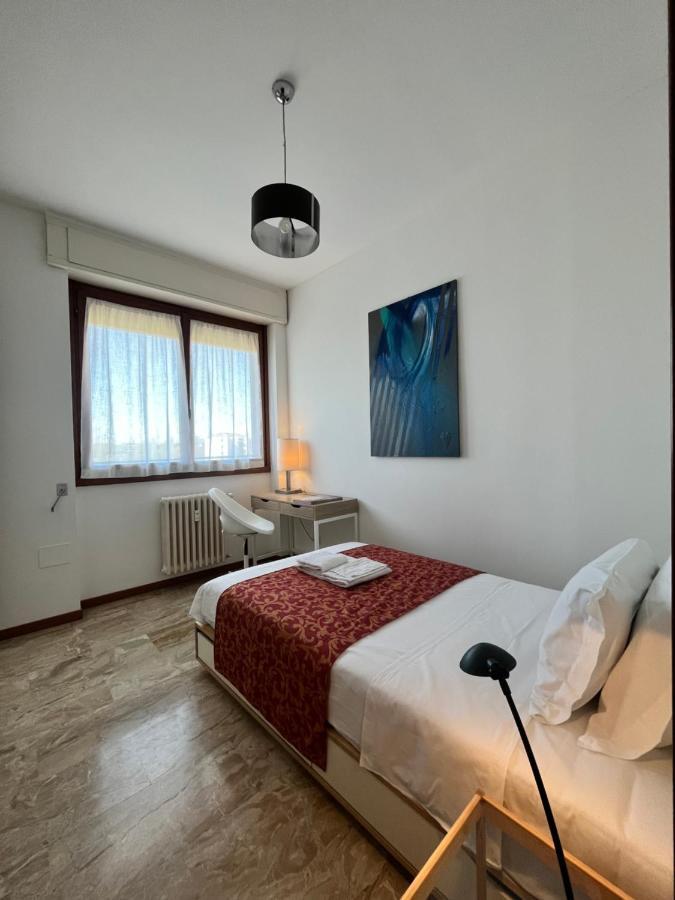 Green Guest House Milan Bagian luar foto