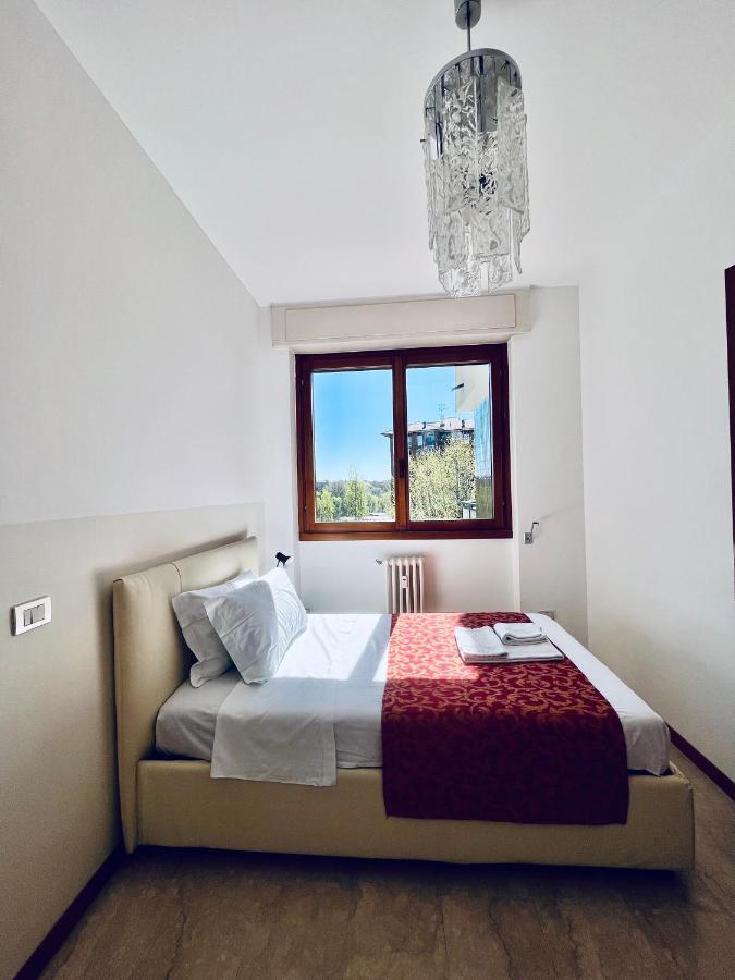 Green Guest House Milan Bagian luar foto