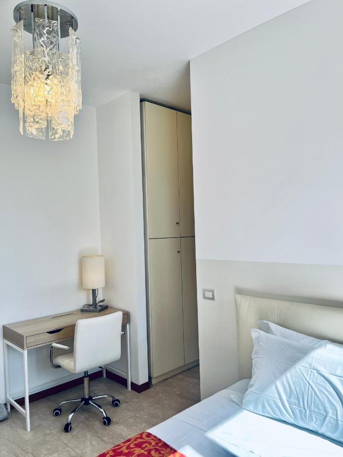 Green Guest House Milan Bagian luar foto
