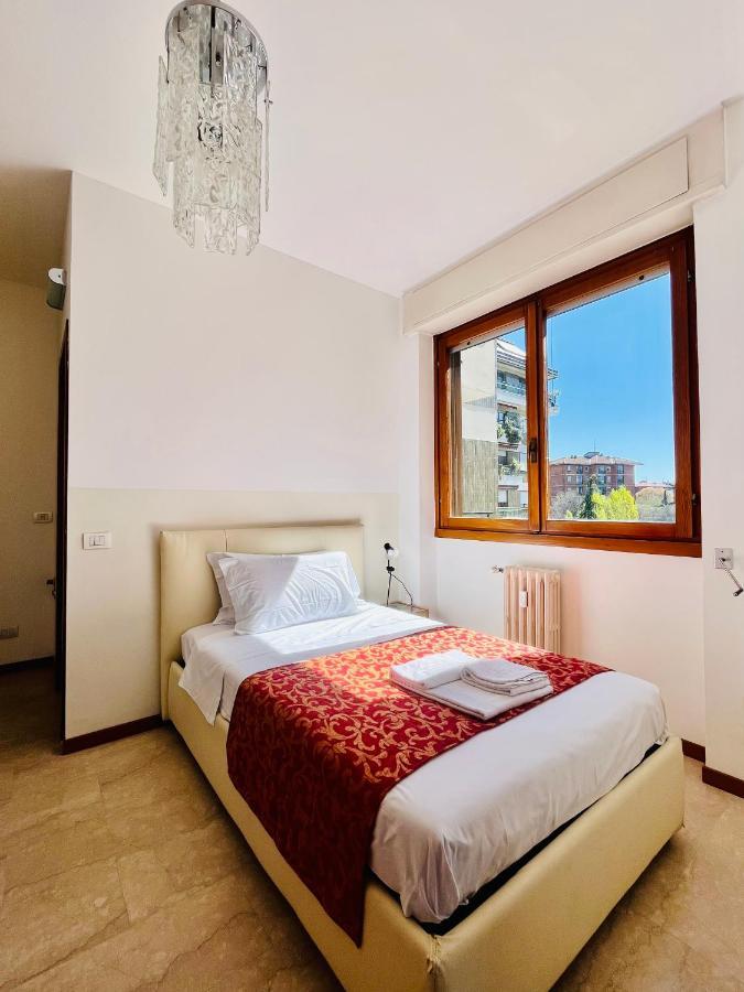 Green Guest House Milan Bagian luar foto