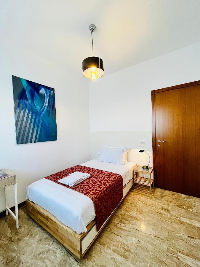 Green Guest House Milan Bagian luar foto